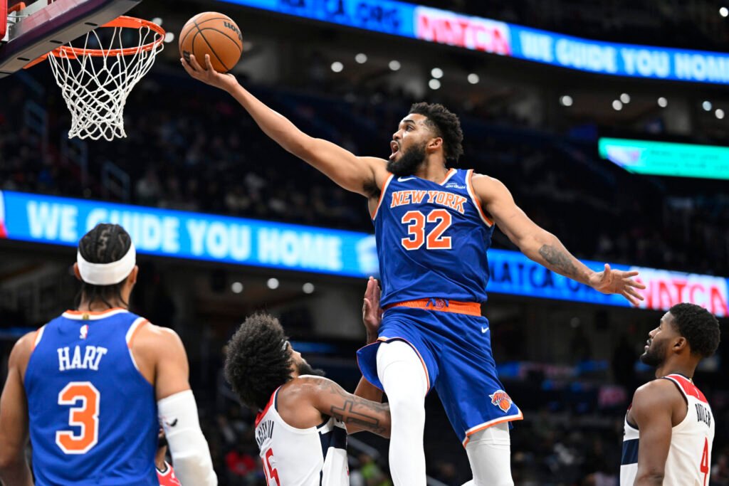Full Knicks vs Boston Celtics Match Player