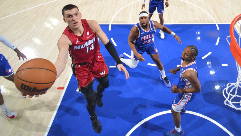 Miami Heat vs 76ers Match Player 